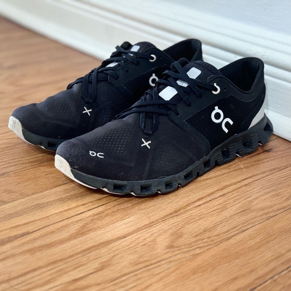On Running Cloud X 3 women’s size 10. Gently used